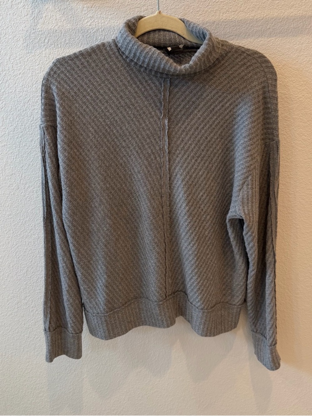 H BY BORDEAUX Gray Waffle Knit Turtle Neck Top